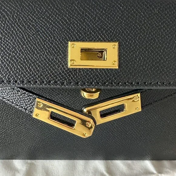 Elegant Black Handbag - Picture 5 of 6